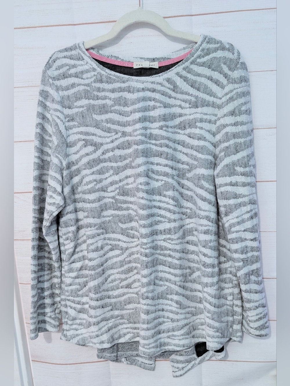 Euc Retrology Soft Gray 🩶 And White 🤍 Zebra 🦓 🦓 Long Sleeve Sweater Size 2X